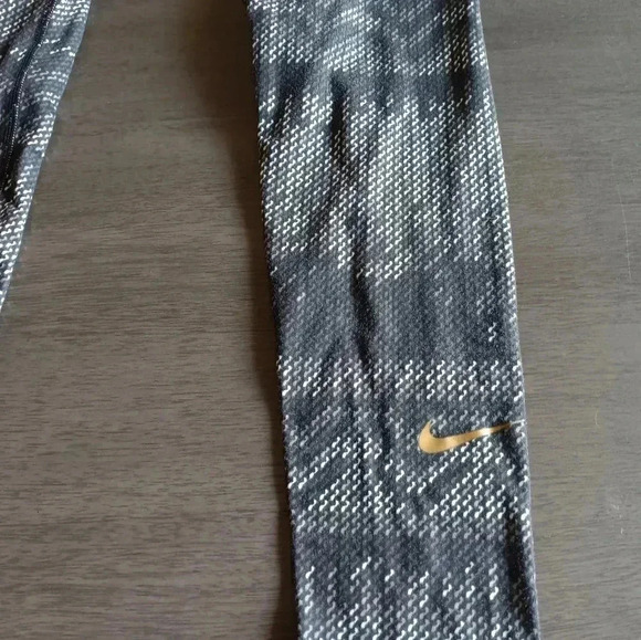 Nike Full length leggings Medium - Picture 2 of 4